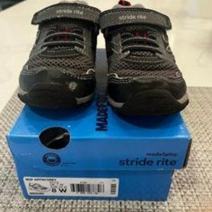 Stride Rite Artin/Grey Boys Sneaker - Size 8W